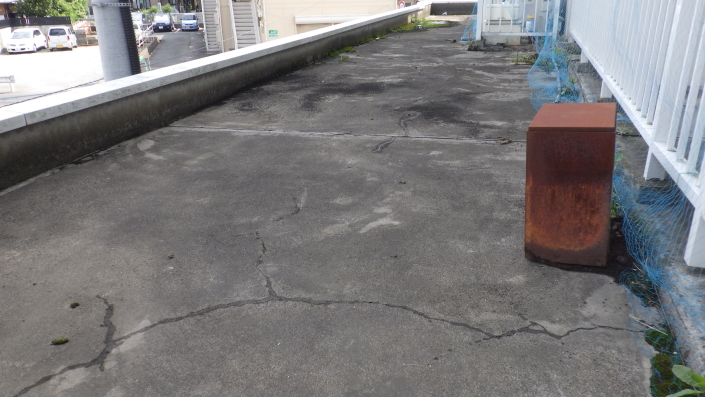 雨漏りによる屋上の防水工事（プルーフロン）｜神奈川県平塚市の某マンション