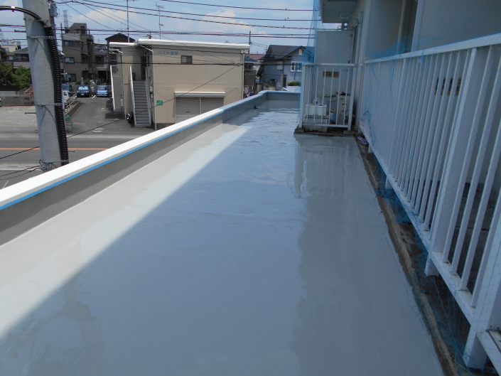 雨漏りによる屋上の防水工事（プルーフロン）｜神奈川県平塚市の某マンション