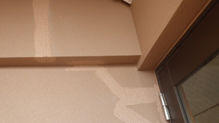 外壁のクラック（ひび割れ）補修工事｜神奈川県茅ケ崎市の某ホテルの外装リフォーム