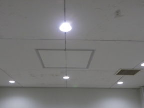 共用トイレ天井の塗装工事｜神奈川県平塚市の某病院の内装リフォーム