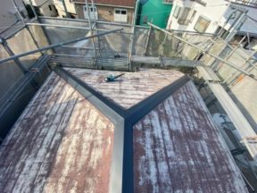 コロニアル屋根の塗装工事｜横浜市港北区のマンションにて塗り替えリフォーム