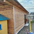 木製外壁の保護材の塗装｜神奈川県平塚市の某幼稚園にて塗り替え塗装中